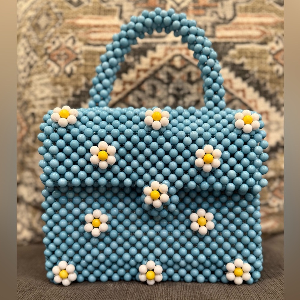 Bouffants & Broken Hearts Daisy Bead Bag